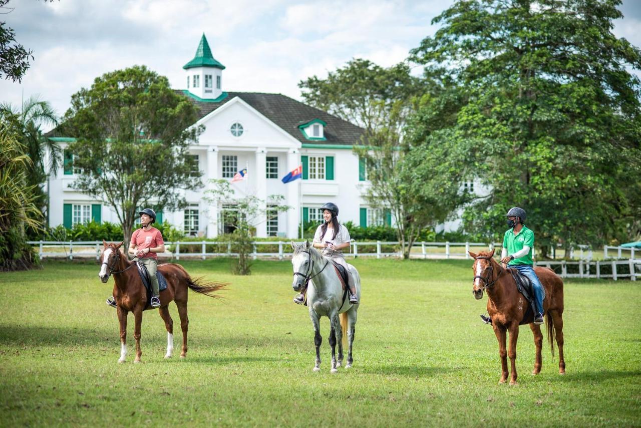 The Riders Resort Kulai Luaran gambar
